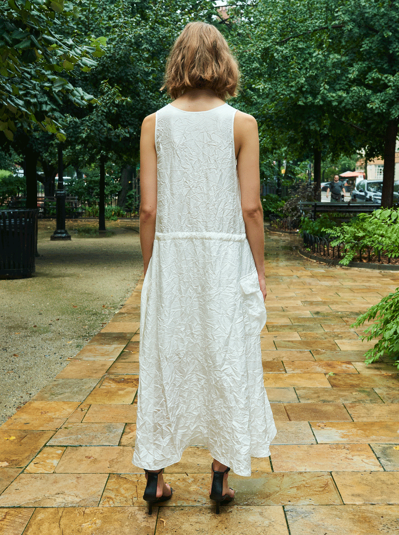 CRINKLE-SILK-CARGO-DRESS-OFF-WHITE-BACK_800x.gif?v=1631123645 CRINKLE-SILK-CARGO-DRESS-OFF-WHITE-BACK_800x.gif?v=1631123645